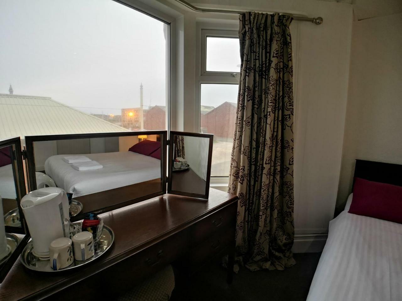 The Hopton Hotel ブラックプール エクステリア 写真